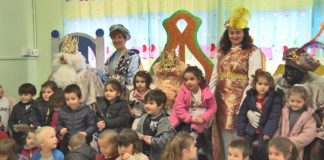 Los Reyes Magos visitan los centros escolares Reyes magos