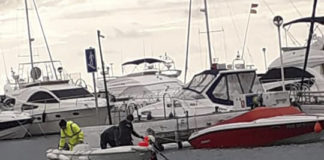 Aparece un cadáver en el Puerto de la Duquesa Aparece un cadaver en el puerto