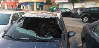 Arde un vehículo en el centro de Sabinillas
