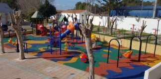 A partir del lunes se abren la zona de juegos de los parques parque las viñas de Manilva