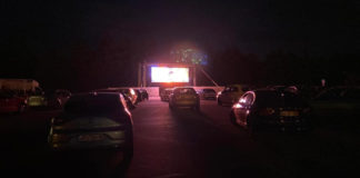 Cartelera para el autocine autocine manilva