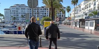 Desocupación de vivienda en el Puerto de la Duquesa Antiokupas Group en el Puerto