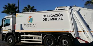 Continúa el proceso de adjudicación para el servicio de limpieza Camion de basura de Manilva