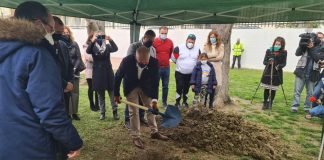 Se pone la primera piedra de la ampliación del colegio de Sabinillas Primera piedra ampliación Colegio de San Luis de Sabinillas