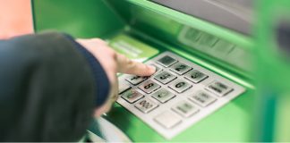 Unicaja culpa al Gobierno de Manilva por el cierre de su oficina Unicaja Manilva