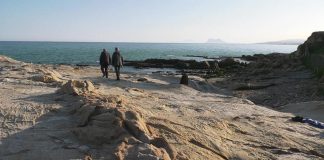 La Playa de Chullera estará cerrada del 25 al 27 de mayo Luis Cernuda en Manilva