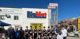 BigMat entrega las equipaciones al Club de Baloncesto Jugadores del CD Manilva Basket Base