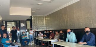 Los comerciantes del paseo muestran su preocupacion comerciantes del paseo marítimo