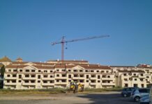 Se retira la grua del complejo ubicado en Muro Aguilar