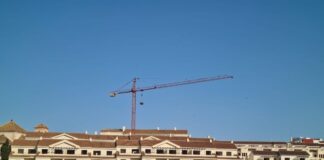 Se retira la grua del complejo ubicado en Muro Aguilar