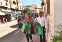 Reparto de 3.000 bolsas de tela para preservar el medio