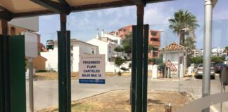 El Ayuntamiento de Manilva es el responsable del mantenimiento de las marquesinas