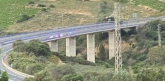 Fallece un varón de 32 años al precipitarse por un puente de la AP7 puente autopista