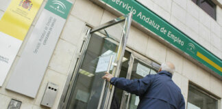 El desempleo sigue en caída libre con 44 parados menos Servicio-Andaluz-Empleo
