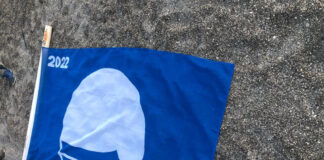 Se vuelve a colocar la bandera azul bandera azul