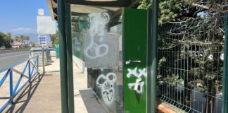 Vargas se compromete a solucionar el tema de las marquesinas antes del inicio del curso escolar marquesina San Rafael