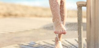 Se corta el agua en todas las duchas de las playas duchas en la playa