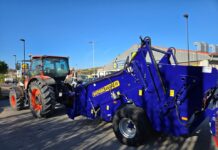 Manilva estrena maquinaria para limpiar sus playas Nueva maquinaria para playas