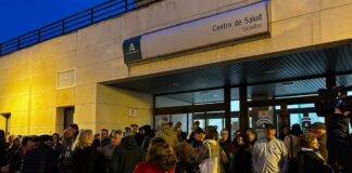 Concentración para reclamar mejoras en el centro de salud