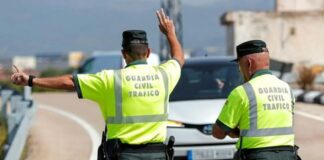 Atropello a dos Guardias Civiles en Manilva y se da a la fuga Guardia Civil