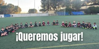 Sentada en el futbol base en señal de protesta Queremos jugar