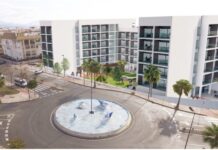 Tres años después, la residencia de mayores continúa siendo una promesa