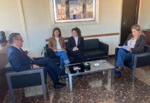 El AMPA y la dirección del IES Las Viñas se reúnen con el Delegado de Educación, aunque sin confirmación documental del nuevo instituto