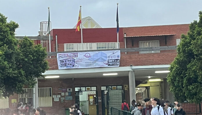 cartel del instituto