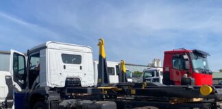 Se refuerzan los servicios municipales con la incorporación de un nuevo camión multifuncional