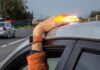 La DGT ya multa por no llevar la baliza V16 y conviene comprobar si tu coche de alquiler la lleva Luz de emergencias