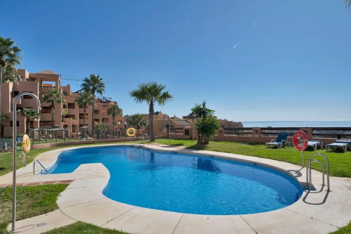 Piso / Apartamento en venta en El Castillo de la Duquesa, 3 dormitorios