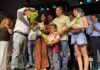 Nieves Rojas se lleva el primer premio del Concurso de Racimos de Uva de la Vendimia de Manilva con un ejemplar de más de dos kilos Nieves Vázquez - concurso de racimos