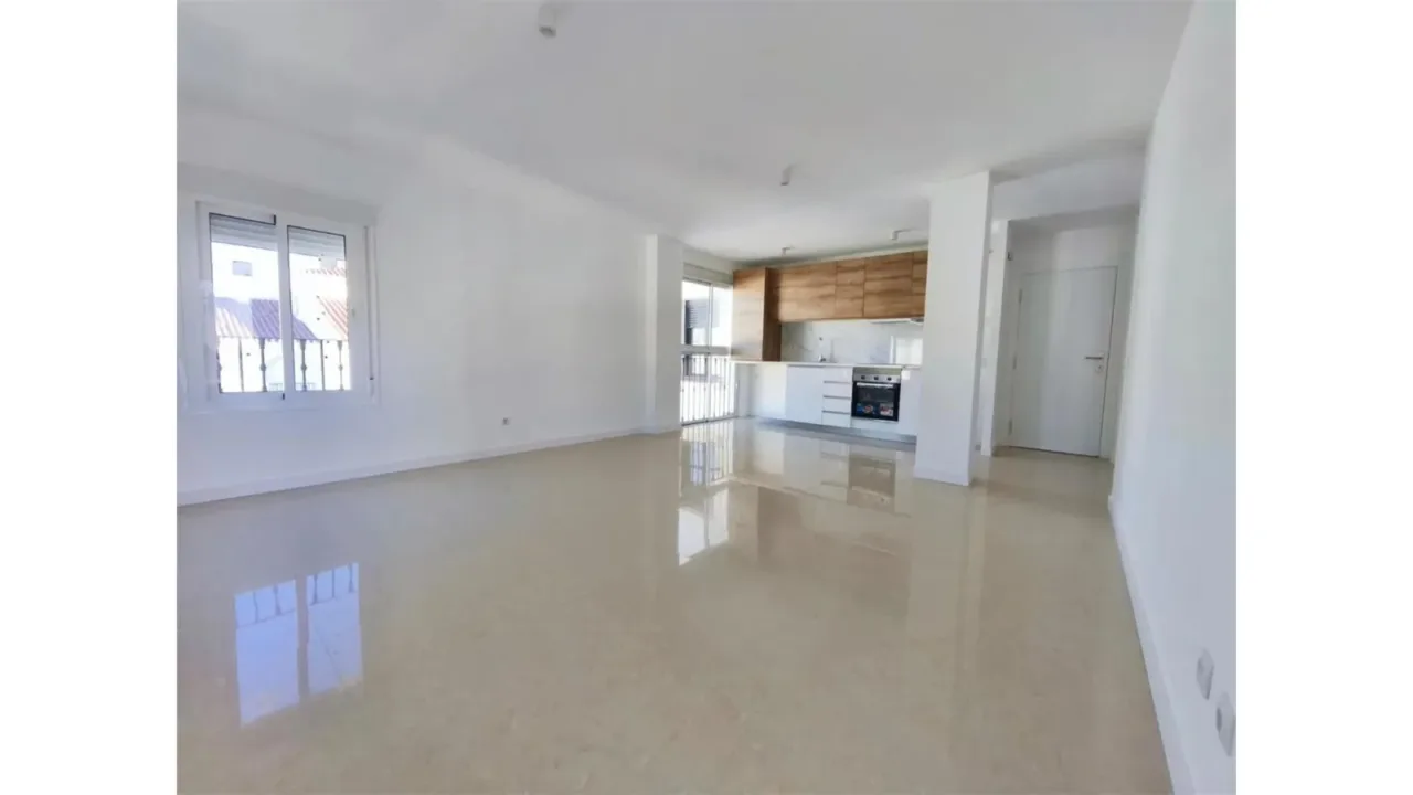 Céntrico Apartamento reformado de 1 habitación con terraza en segunda línea de playa, San Luis de Sabinillas