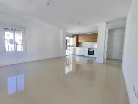 Céntrico Apartamento reformado de 1 habitación con terraza en segunda línea de playa, San Luis de Sabinillas