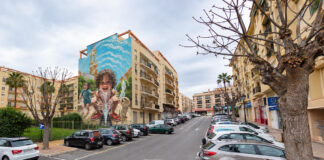 Los vecinos de Sabinillas Playa lamentan la pérdida del aparcamiento y del mural proyectado para su fachada fachada Sabinillas Playa