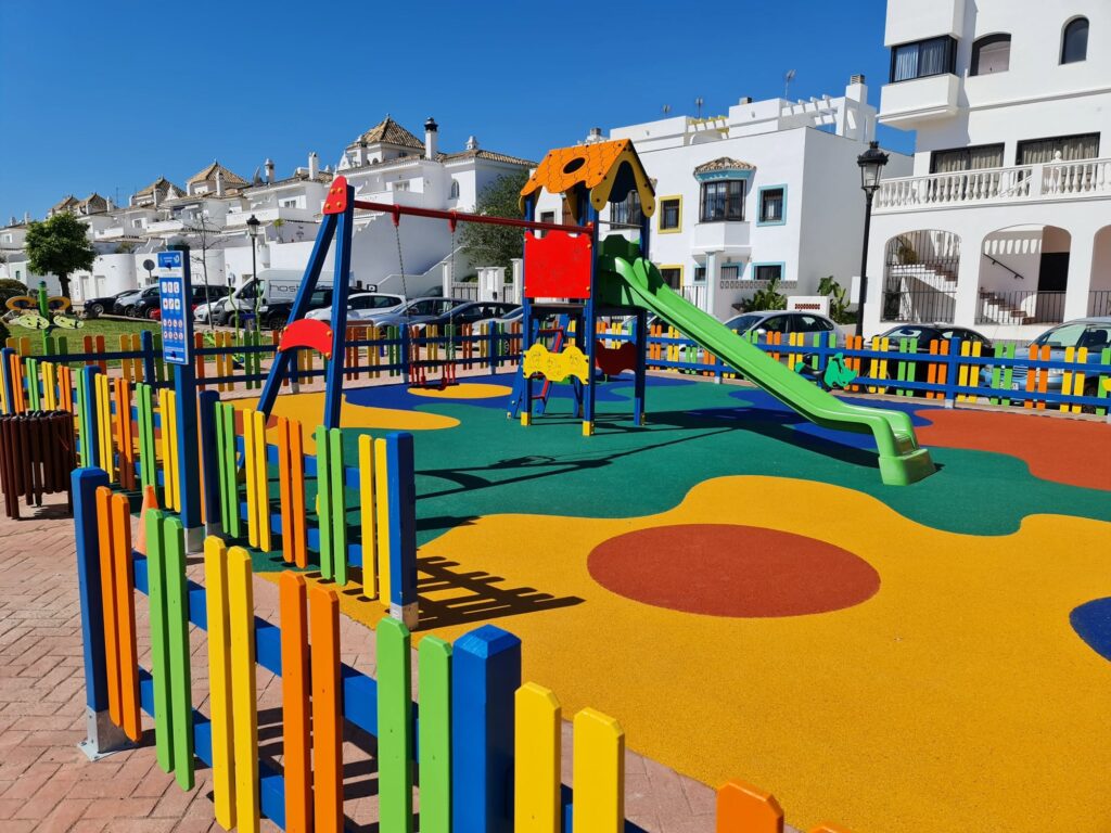 Parque infantil del Puerto de la Duquesa