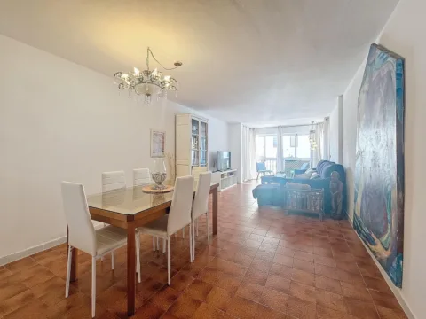 Apartamento de 2 Habitaciones – Ubicación Ideal en el Puerto de La Duquesa