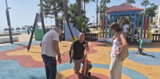 Manilva refuerza el mantenimiento de las zonas infantiles del municipio refuerzos zonas infantiles